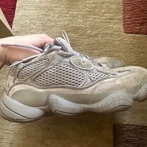 Yeezy 500 size 5 fits size 6